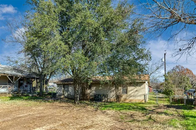 $1,700 | 1407 Franklin Street, Weatherford, TX 76086