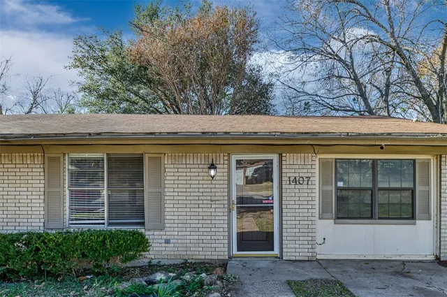 $1,700 | 1407 Franklin Street, Weatherford, TX 76086