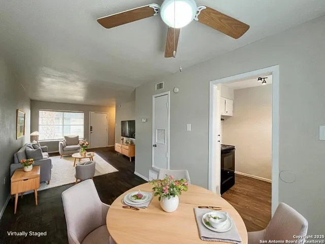 $895 | 2802 Lasses Boulevard, Unit 30, San Antonio, TX 78223