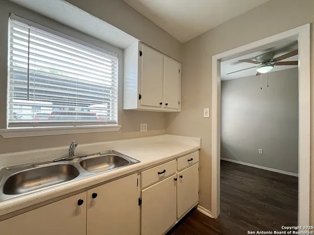 $925 | 2802 Lasses Boulevard, Unit 30, San Antonio, TX 78223