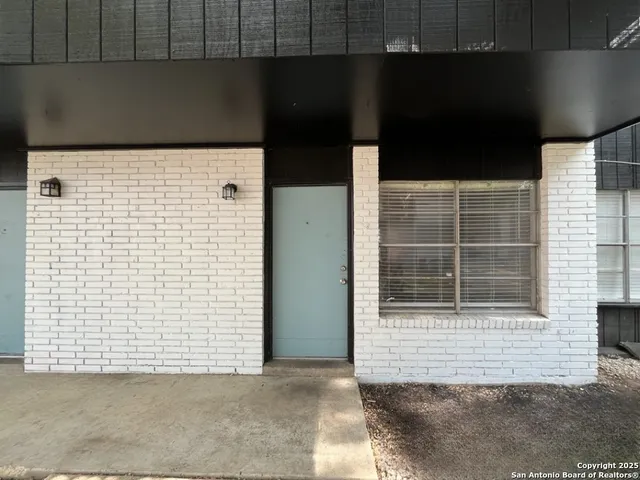 $925 | 2802 Lasses Boulevard, Unit 30, San Antonio, TX 78223