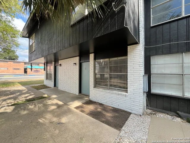 $925 | 2802 Lasses Boulevard, Unit 30, San Antonio, TX 78223