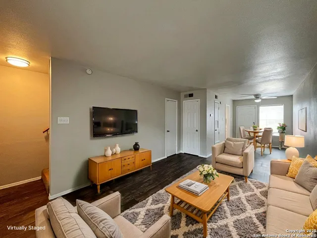 $925 | 2802 Lasses Boulevard, Unit 30, San Antonio, TX 78223