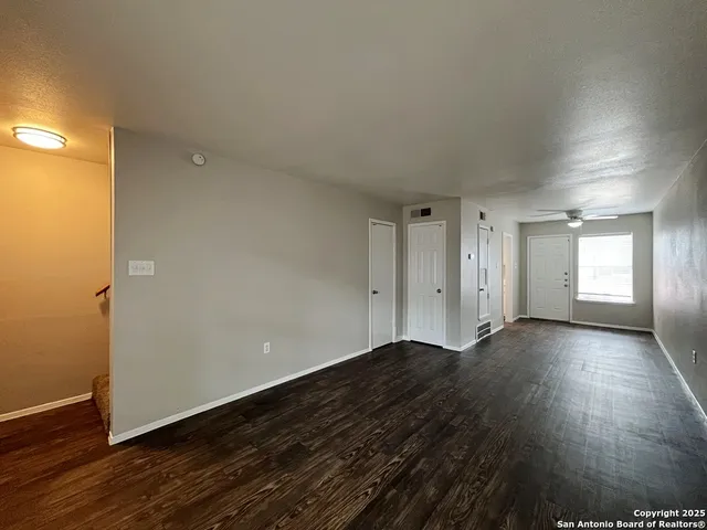 $895 | 2802 Lasses Boulevard, Unit 30, San Antonio, TX 78223