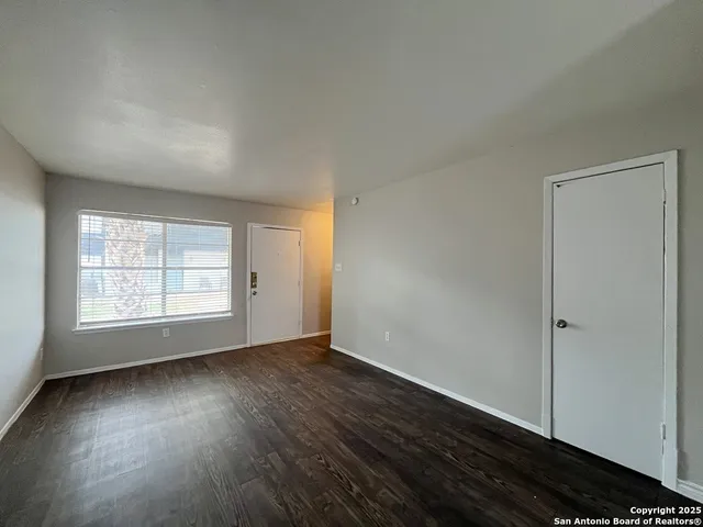 $925 | 2802 Lasses Boulevard, Unit 30, San Antonio, TX 78223