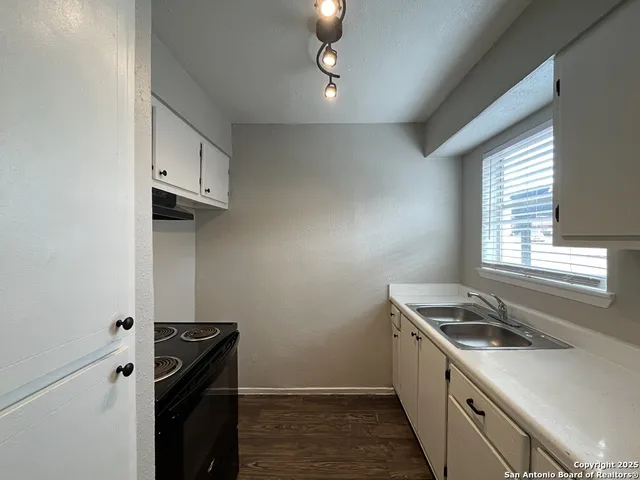 $925 | 2802 Lasses Boulevard, Unit 30, San Antonio, TX 78223