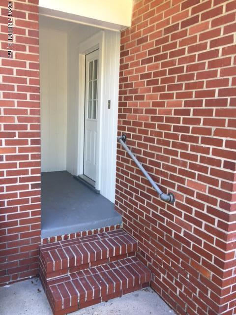 1344 Harbor Oaks Road Jacksonville, FL 32207 - Photo 29 of 40 a view of a brick wall