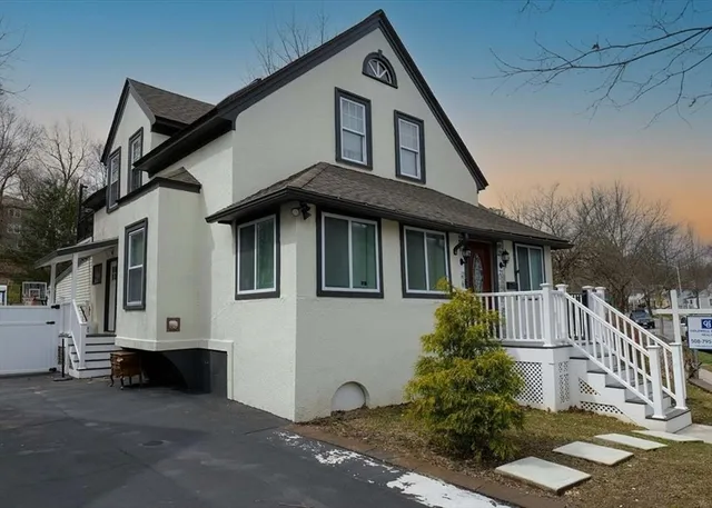 $4,100 | 21 Englewood Avenue, Worcester, MA 01603