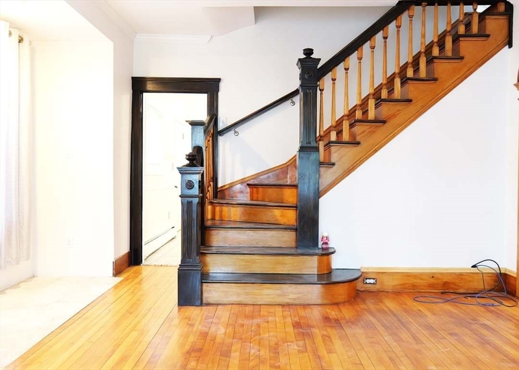 21 Englewood Avenue Worcester, MA 01603 - Photo 13 of 42