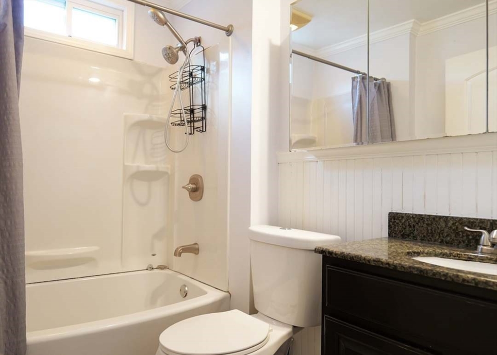 21 Englewood Avenue Worcester, MA 01603 - Photo 17 of 42