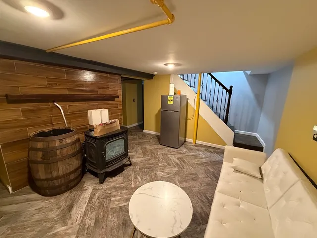 $4,100 | 21 Englewood Avenue, Worcester, MA 01603