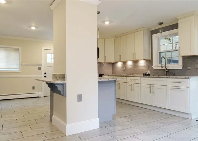 $4,100 | 21 Englewood Avenue, Worcester, MA 01603