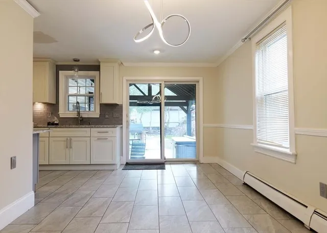 $4,100 | 21 Englewood Avenue, Worcester, MA 01603