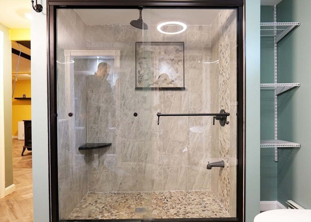 21 Englewood Avenue Worcester, MA 01603 - Photo 10 of 42