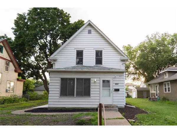 $2,750 | 4007 North Girard Avenue, Minneapolis, MN 55412