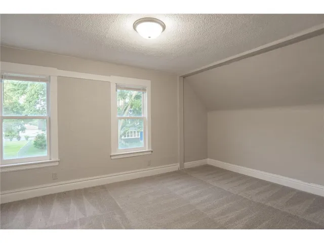 $2,750 | 4007 North Girard Avenue, Minneapolis, MN 55412