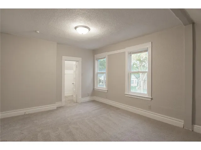 $2,750 | 4007 North Girard Avenue, Minneapolis, MN 55412