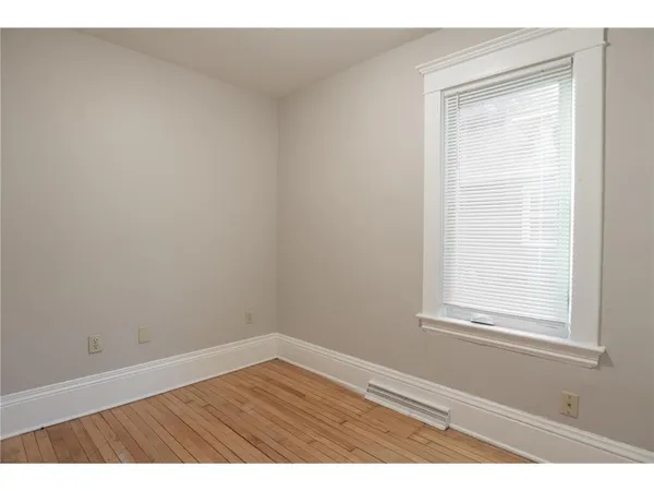 $2,750 | 4007 North Girard Avenue, Minneapolis, MN 55412