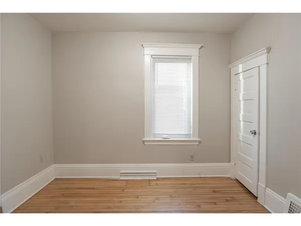 $2,750 | 4007 North Girard Avenue, Minneapolis, MN 55412