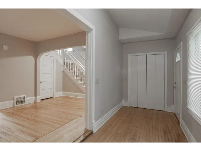 $2,750 | 4007 North Girard Avenue, Minneapolis, MN 55412