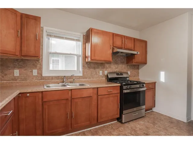 $2,750 | 4007 North Girard Avenue, Minneapolis, MN 55412