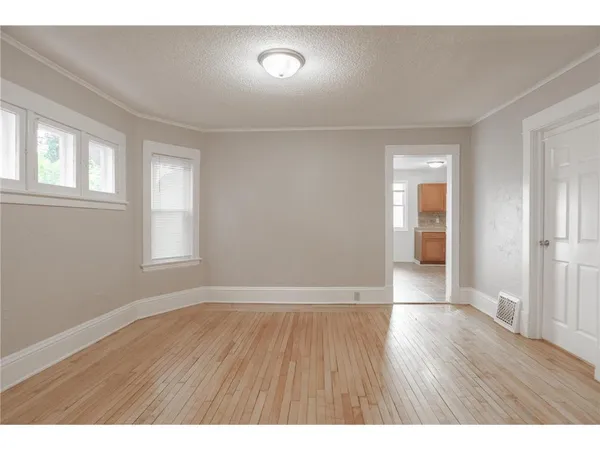 $2,750 | 4007 North Girard Avenue, Minneapolis, MN 55412