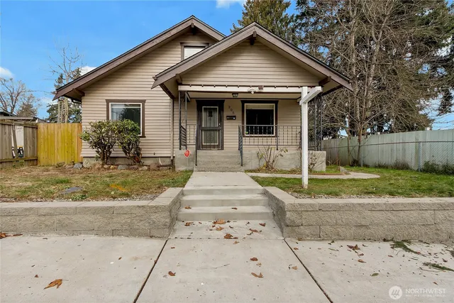 $425,000 | 205 East 64th Street, Tacoma, WA 98404