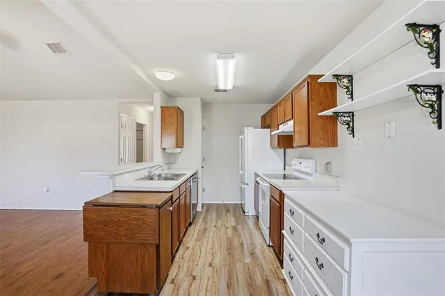 $265,000 | 212 Preston Drive, Cleburne, TX 76033