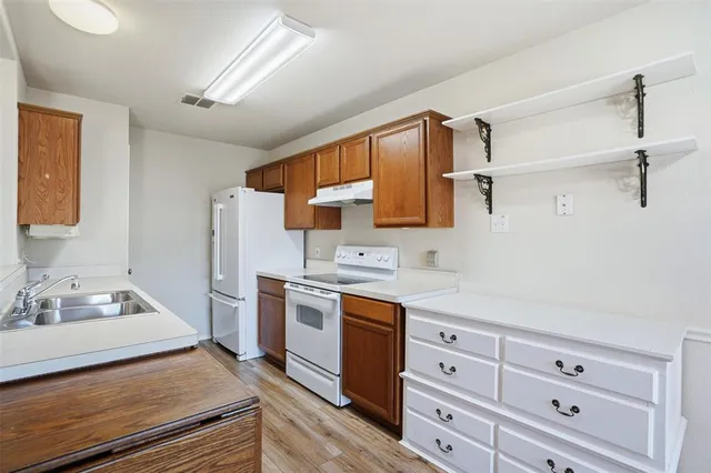 $265,000 | 212 Preston Drive, Cleburne, TX 76033