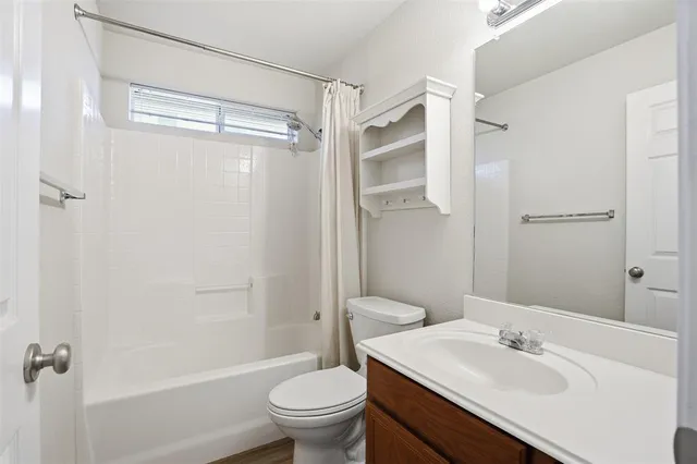 $265,000 | 212 Preston Drive, Cleburne, TX 76033