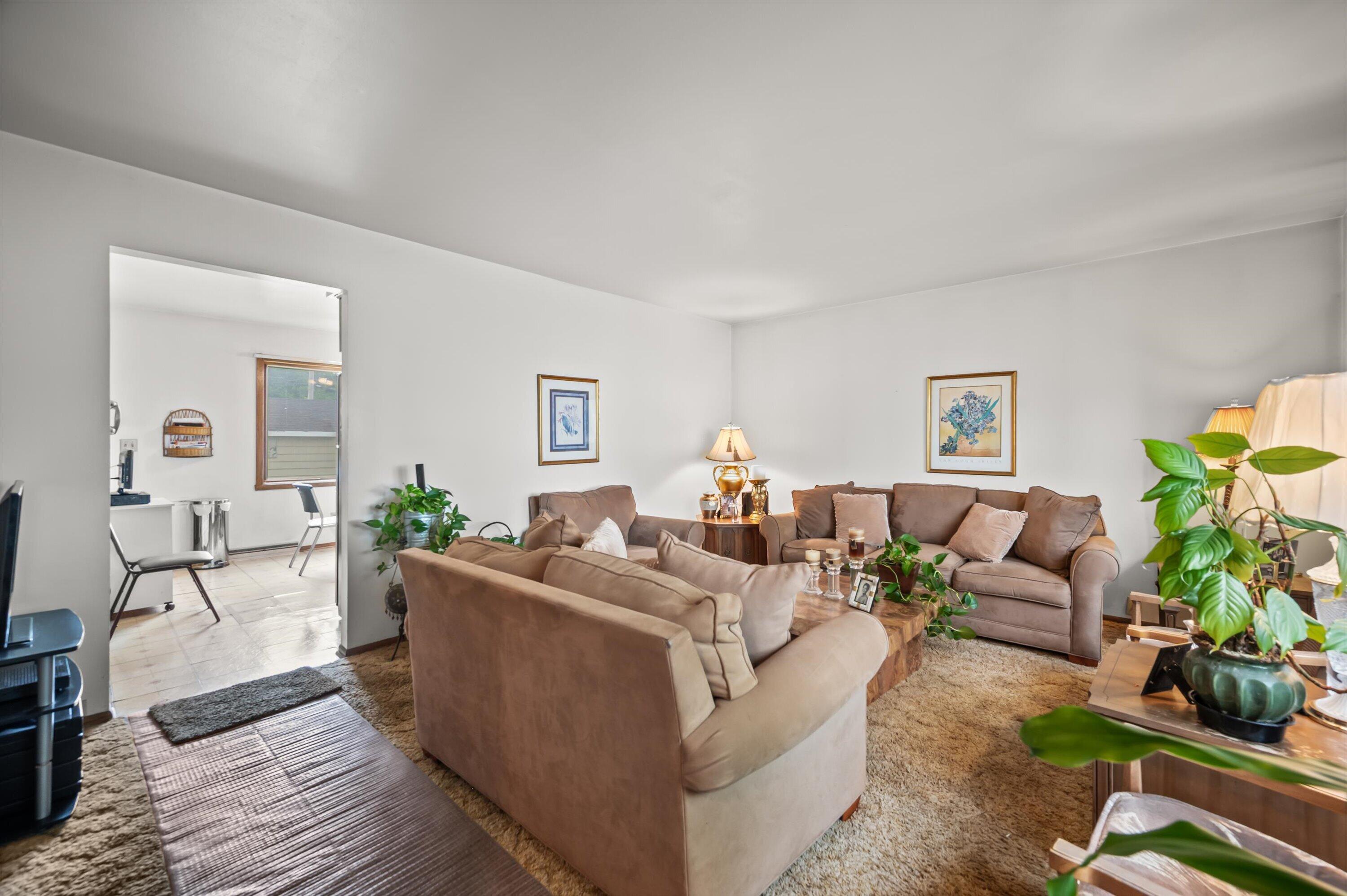 6540 West Mill Road, Unit 6542 Milwaukee, WI 53223 - Photo 17 of 33 6540 Living Room