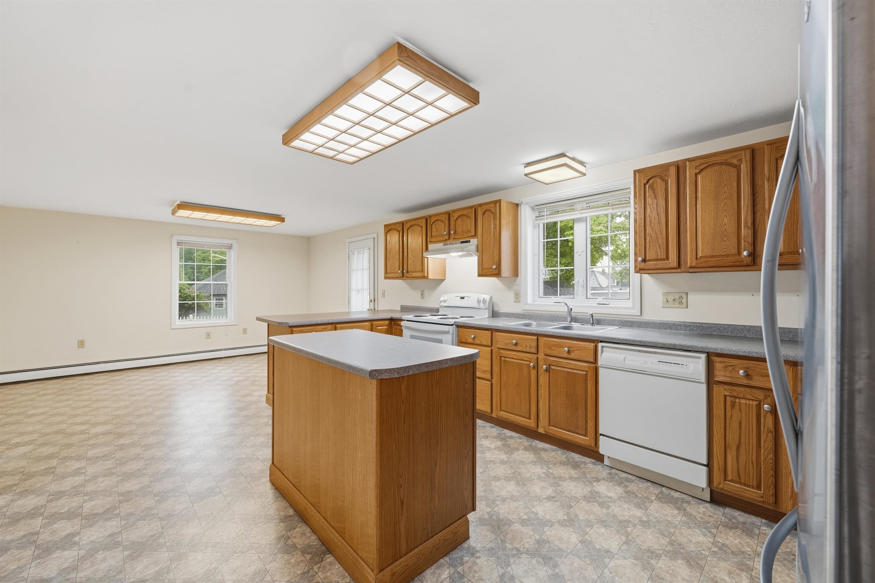 27 Clinton Street Concord, NH 03301 - Photo 7 of 31