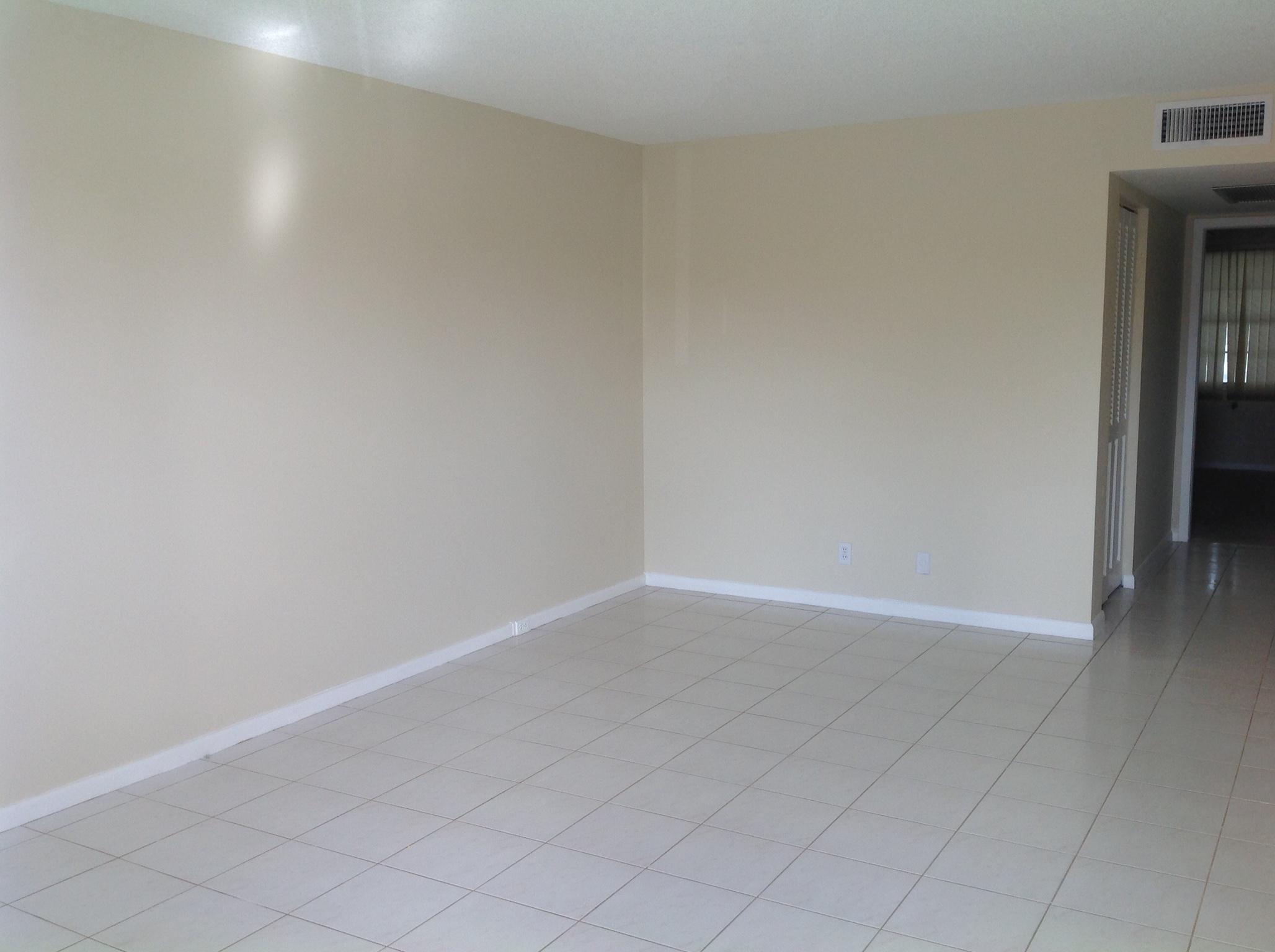3046 Wolverton C Boca Raton, FL 33434 - Photo 2 of 15 01ab2b83fd4f6e6be3ff21c31f6dc23646cbafa2