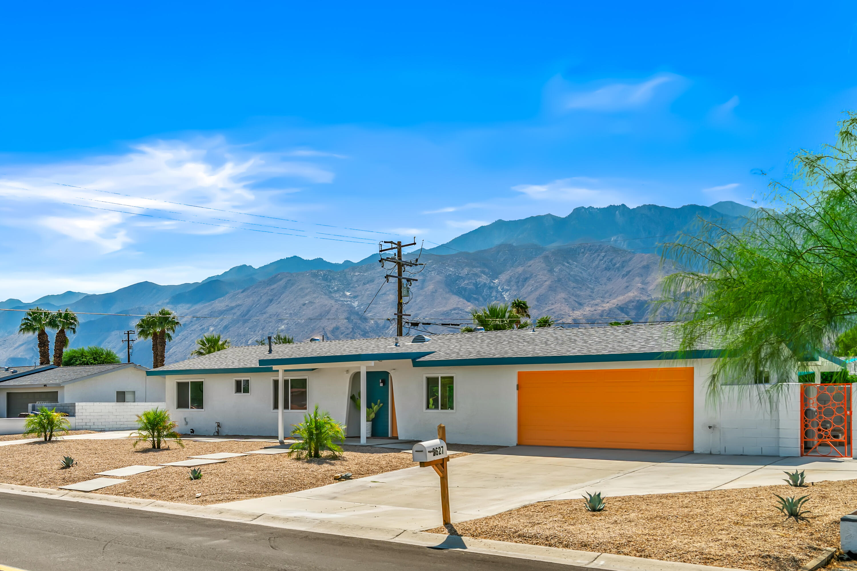 2627 North Cerritos Road Palm Springs, CA 92262 - Photo 2 of 64 Drive way