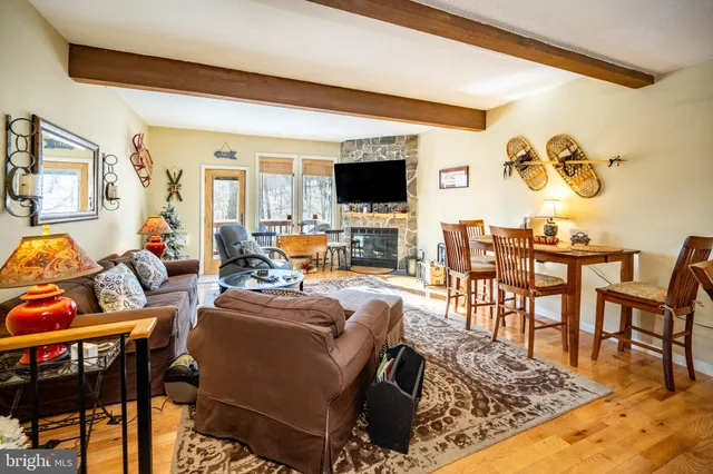 $429,900 | 33 Lakeview Court, Unit 2B, McHenry, MD 21541