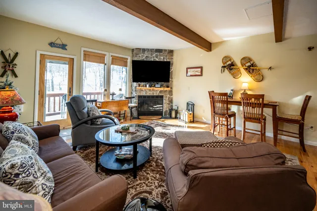 $429,900 | 33 Lakeview Court, Unit 2B, McHenry, MD 21541