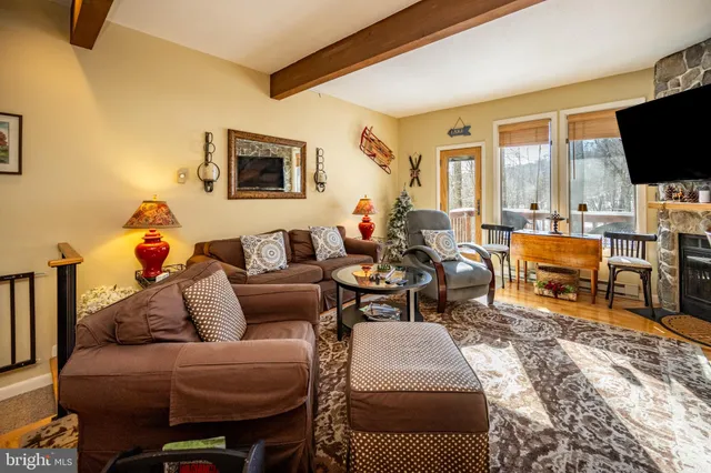 $429,900 | 33 Lakeview Court, Unit 2B, McHenry, MD 21541