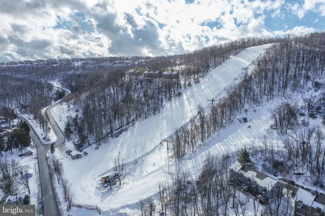 $429,900 | 33 Lakeview Court, Unit 2B, McHenry, MD 21541