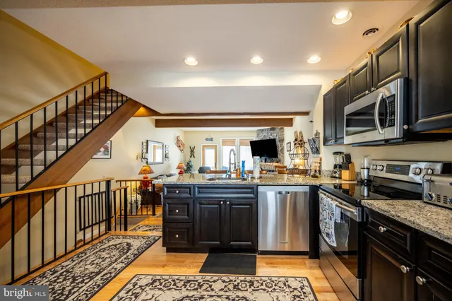 $429,900 | 33 Lakeview Court, Unit 2B, McHenry, MD 21541