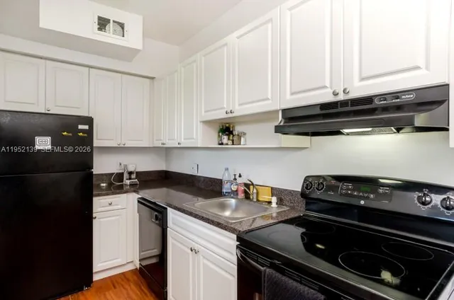 $1,800 | 934 Michigan Avenue, Unit 301, Miami Beach, FL 33139