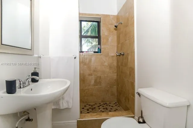 $1,800 | 934 Michigan Avenue, Unit 301, Miami Beach, FL 33139