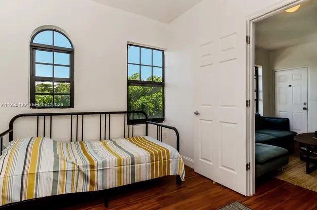 $1,800 | 934 Michigan Avenue, Unit 301, Miami Beach, FL 33139