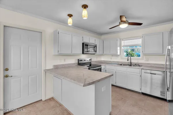 $311,900 | 423 Dion Drive, Hubert, NC 28539