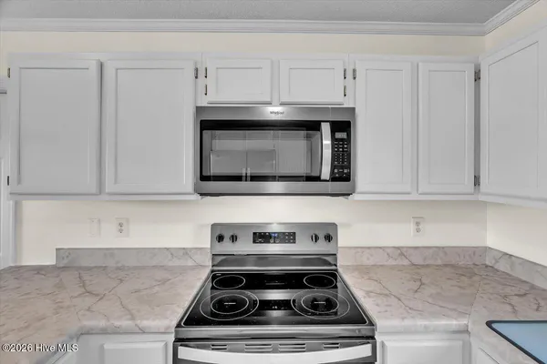 $311,900 | 423 Dion Drive, Hubert, NC 28539