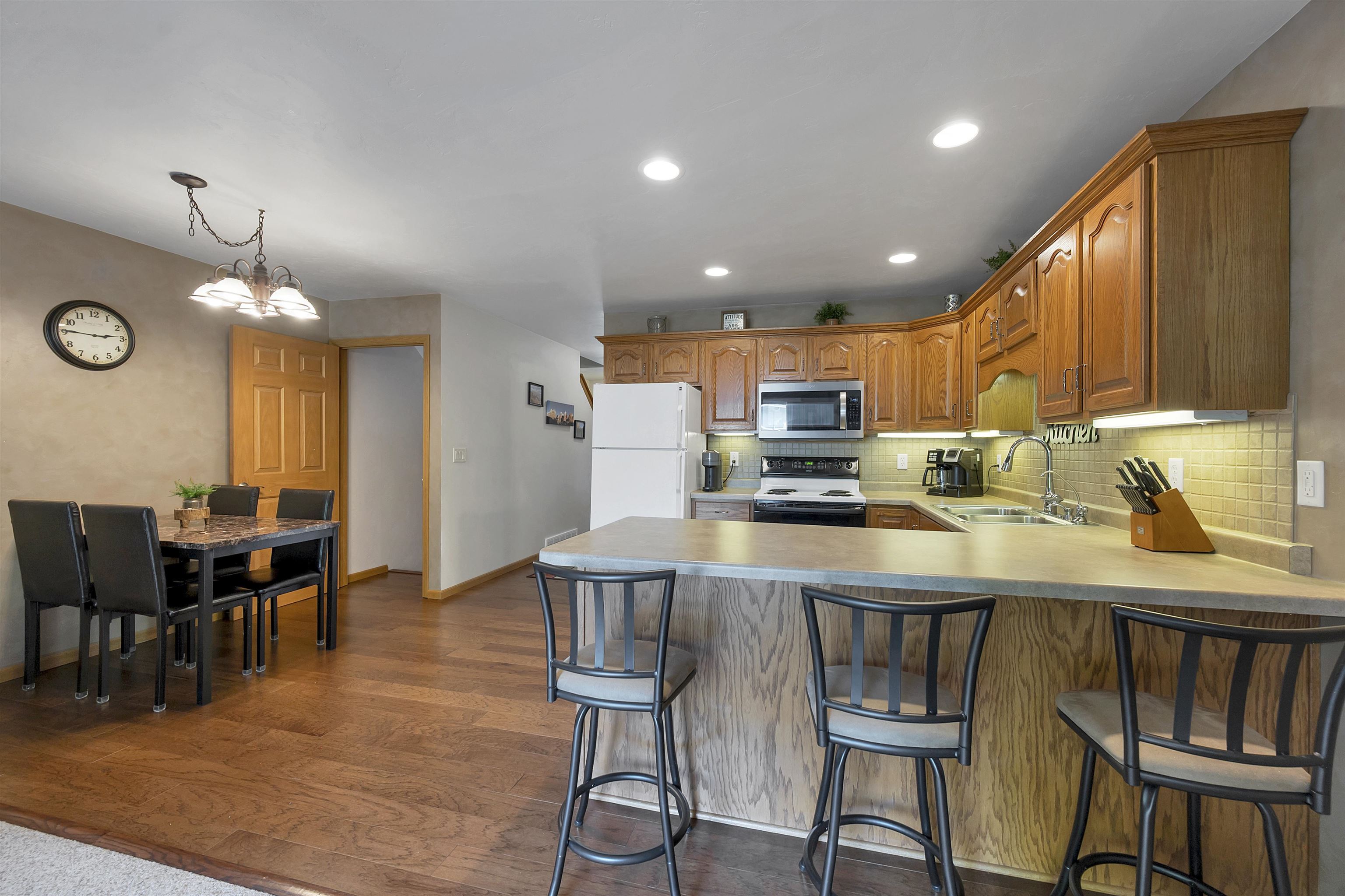 1909 Riverside Drive, Unit H Green Bay, WI 54313 - Photo 11 of 51