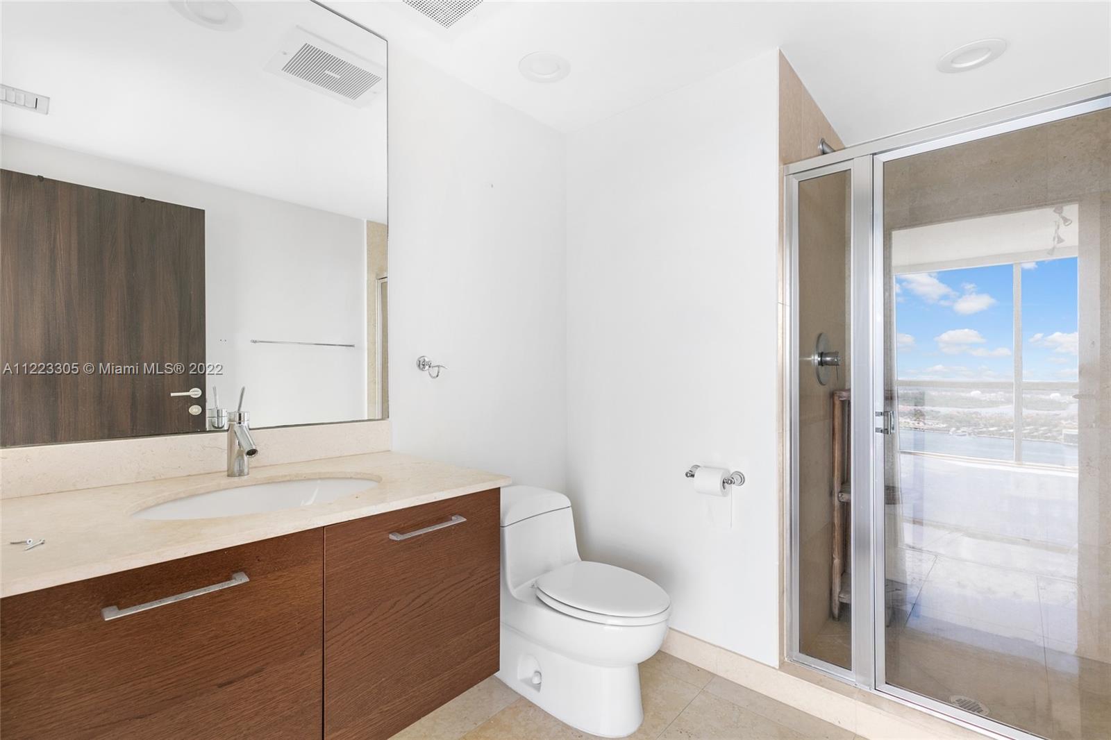 450 Alton Road, Unit 3503 Miami Beach, FL 33139 - Photo 15 of 40 Gallery Image 15