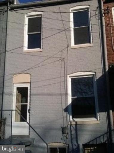 604 Denison Street Baltimore, MD 21229 - Photo 4 of 5 Exterior (Rear)