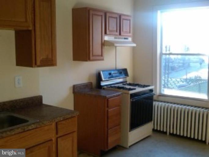 604 Denison Street Baltimore, MD 21229 - Photo 5 of 5 Kitchen