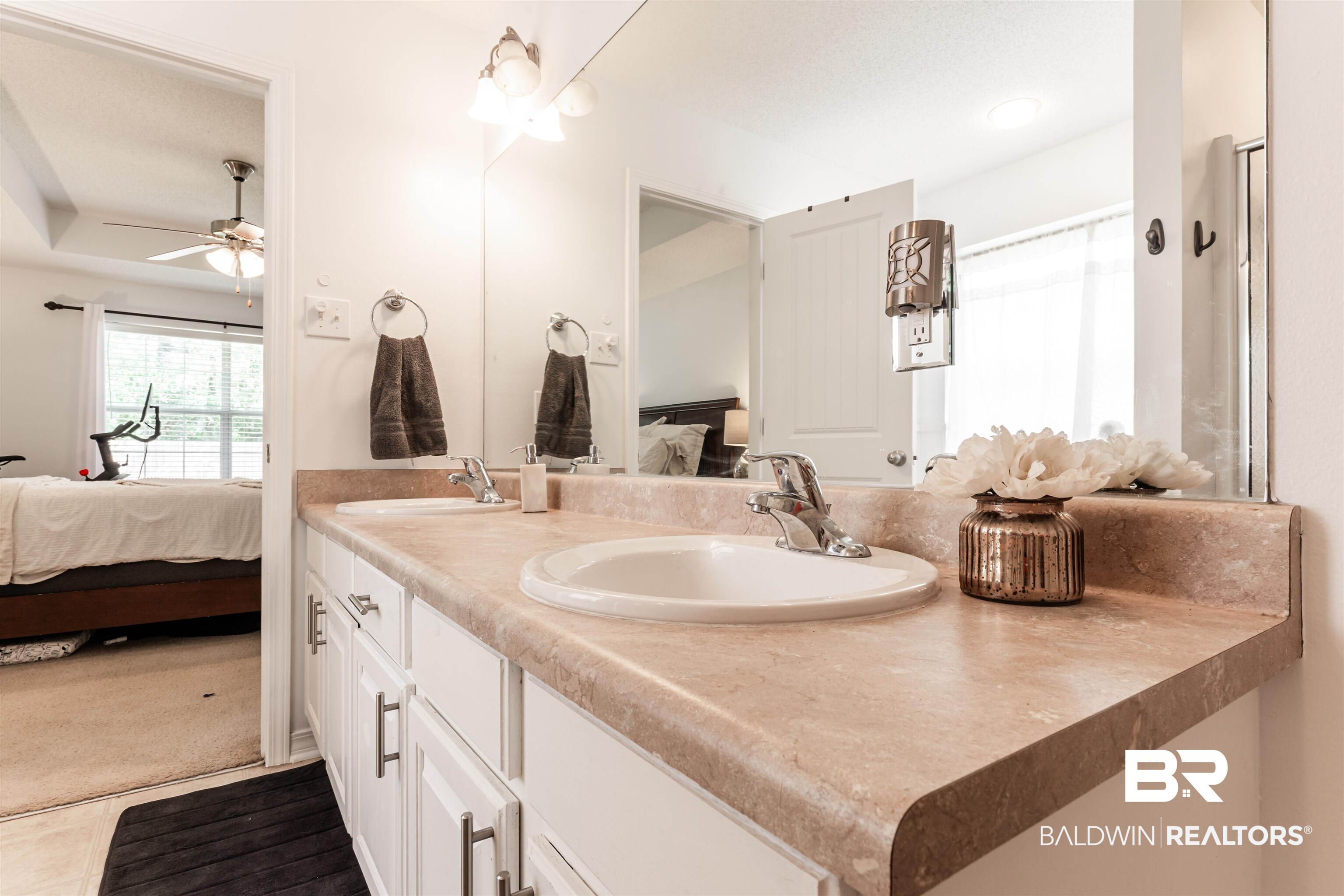 8924 Spring Grove North Mobile, AL 36695 - Photo 20 of 38 Master Bathroom