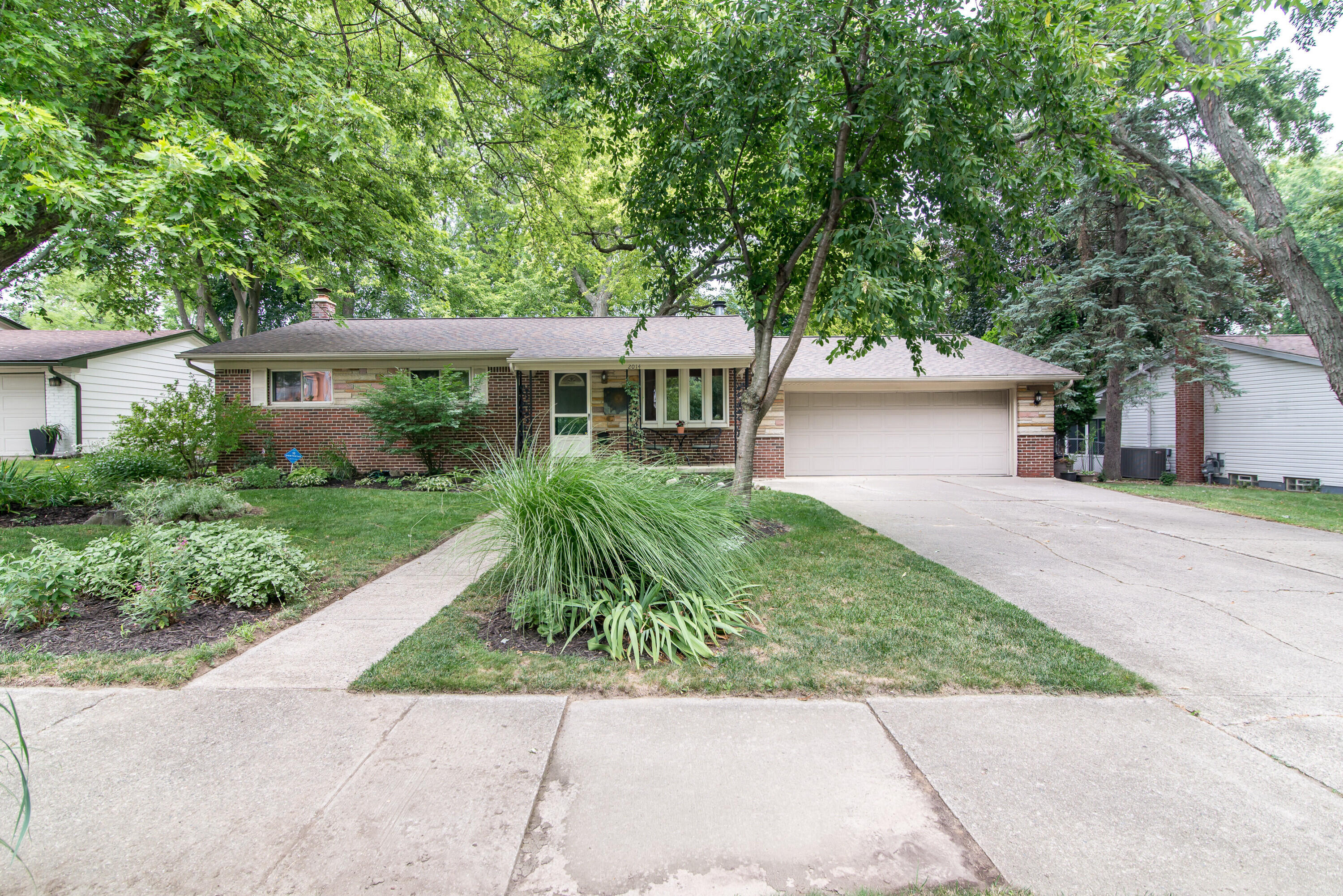 2014 Whittier Road Ypsilanti, MI 48197 - Photo 1 of 35 000_4
